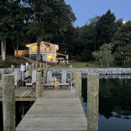 Renovated, Waterfront, Large Private Deep Water Dock, Cowboy Pool, Fire Pit