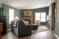 Family friendly bungalow with big yard and deck, close to town - 3-Star