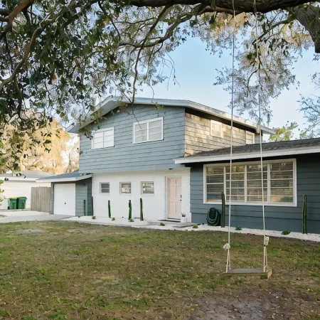 Welcome to Shoreline: 4Br, Heated Pool, 7Miles to Gulf Beaches.