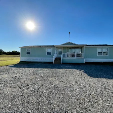 "Beach Break" less than 10 minutes from Lake Texoma and Choctaw Casino