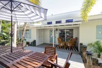 Golf cart Inc + 4bd/2bth + private pool! - 2-Star
