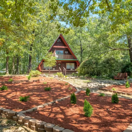 Woodsy Cabin Perfect for a Couple or a Group!