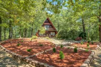 Woodsy Cabin Perfect for a Couple or a Group! - 2-Star