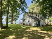 Grey Wolf Family Style Cottage on Wolf Lake Waterfront - 3-Star