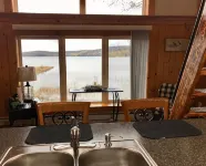 Direct Trail Access-L & R Lakeside Rentals with this Beautiful Camp on Long Lake - 3-Sterne