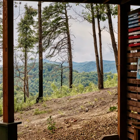 Beautiful Mountain Views - Sleeps 15, 5BR/6BA Hot Tub No Pets on 3 acres