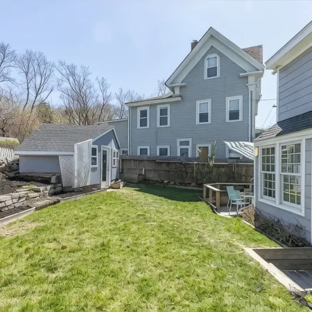 3BR/2 BA Harborside Home · Fenced Backyard+Grill · Ocean Views