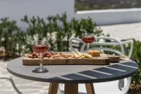 Seven Suites - 4-Star