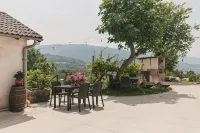 Casa21 - Private Holiday Home for Groups up to 12 with Jacuzzi - Guest houses