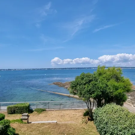 Superb Beach Front Apartment in Concarneau