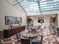 Suites del Bosque Hotel - พร้อมอาหารเช้า