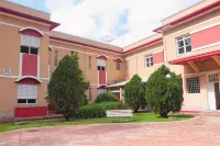 Hotel Platanus - ที่มีที่จอดรถ