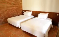 Rumah Bata Guest House - parking