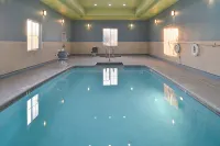 Holiday Inn Express LODI by IHG - Pool