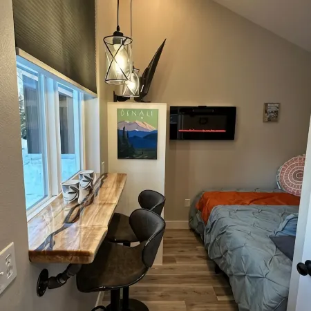 Talkeetna Tiny House Cabin Dragonfly Fire-pit/ski/bike/multi-use trails
