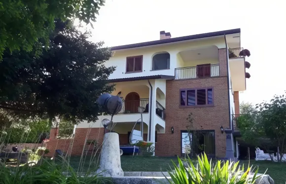 佩斯奇蒂農莊酒店