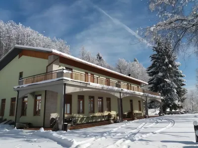 Albergo Ristorante Da Marco al Cerbaro Hotel in zona Chiesa parrocchiale di Santorso