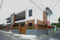 RedDoorz Near Terminal Tirtonadi 2 Hotell i Timuran