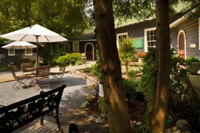 The Lodge on Lake Lure فنادق في Cooper Gap