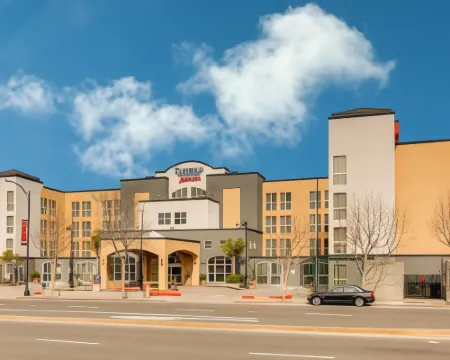 Fairfield Inn & Suites San Francisco Airport/Millbrae ミルブレーのホテル