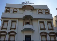 Sarovar Portico Dehradun Các khách sạn gần Ram Tal Horticultural Garden