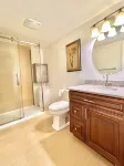 Cozy Home in Richmond Hill with Free Parking Hotels in der Nähe von Mazda Canada Inc