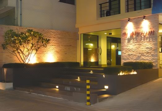 디 아트리움 라차다 13