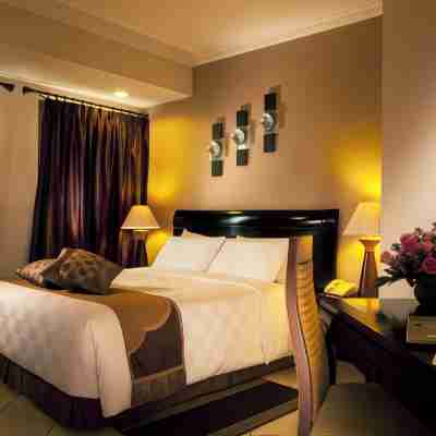 Grand Tropic Suites Hotel Rooms