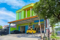 Hotel O Homestay Anitha Syariah Makassar Hotels near Shop And Drive M'tos Makassar