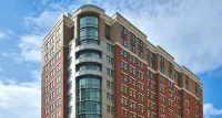 Residence Inn Alexandria Old Town South at Carlyle فنادق في Belle Haven