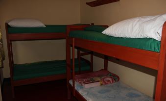 Amahoro Guest House - 6-Bed Mixed Dormitory Room