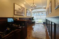 RedDoorz Near Plaza Simpang Lima Hotels in Central Semarang
