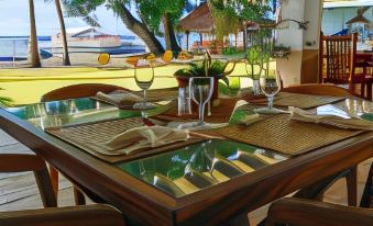 Pura Vida Beach & Dive Resort