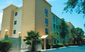 La Quinta Inn & Suites by Wyndham Miami Cutler Bay