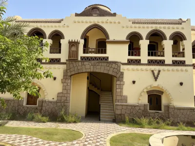 Elphardous Oasis Hotel فنادق في 