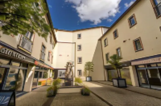 The Courtyard Apartments Hotels in 