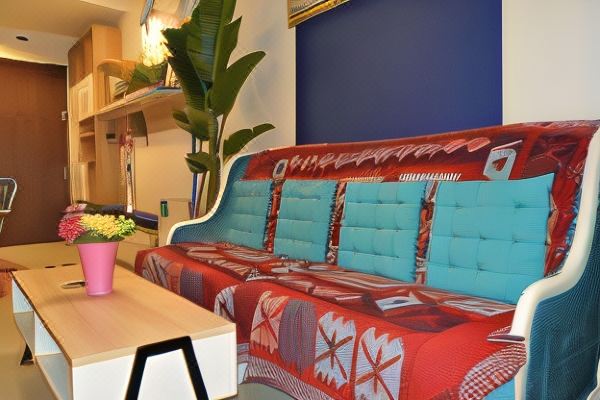 Retro Condo w Free Pool & Gym - 15 Mins to D1_3