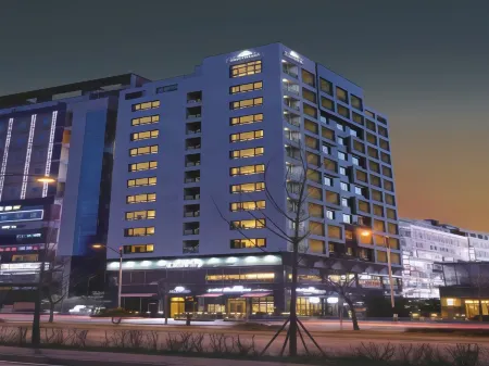 S STAY Dongtan Hotel  Отели рядом со станцией Byeongjeom Station