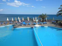 Arathena Rocks Hotel - parking