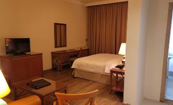 2. Hotel Na..