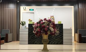 Queenie Hotel