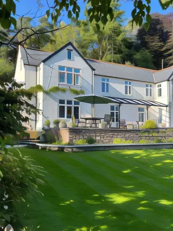 Edgcott House Отели в г. Туитчен