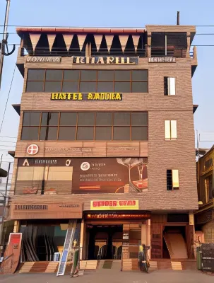 Hotel Aarna