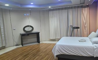 Adelina Hotel
