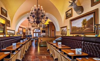 Iron Gate Hotel & Suites Prague by Bhg