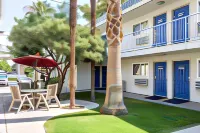 Motel 6 Bakersfield, CA - East Hotels in Kern County
