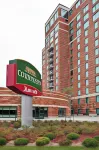 Courtyard Ottawa East Hotels near Rosetta Park