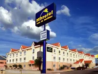 Microtel Inn & Suites by Wyndham Chihuahua Hotel dekat Octava Iglesia Apostólica de la Fe en Cristo Jesús