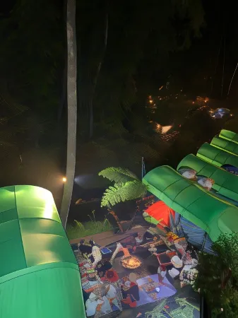 Pines Singkur Camp Riverside Отели рядом с достопримечательностью «Kebun Kopi Gaia»