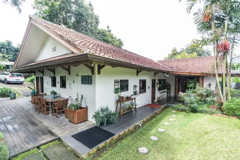 Homieztplace.via28 4br For 10pax - Cisarua